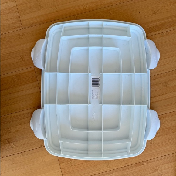 Wilton Cake and Cupcake Carrier, Rectangle, Plastic, Transparent - Picture 7 of 8